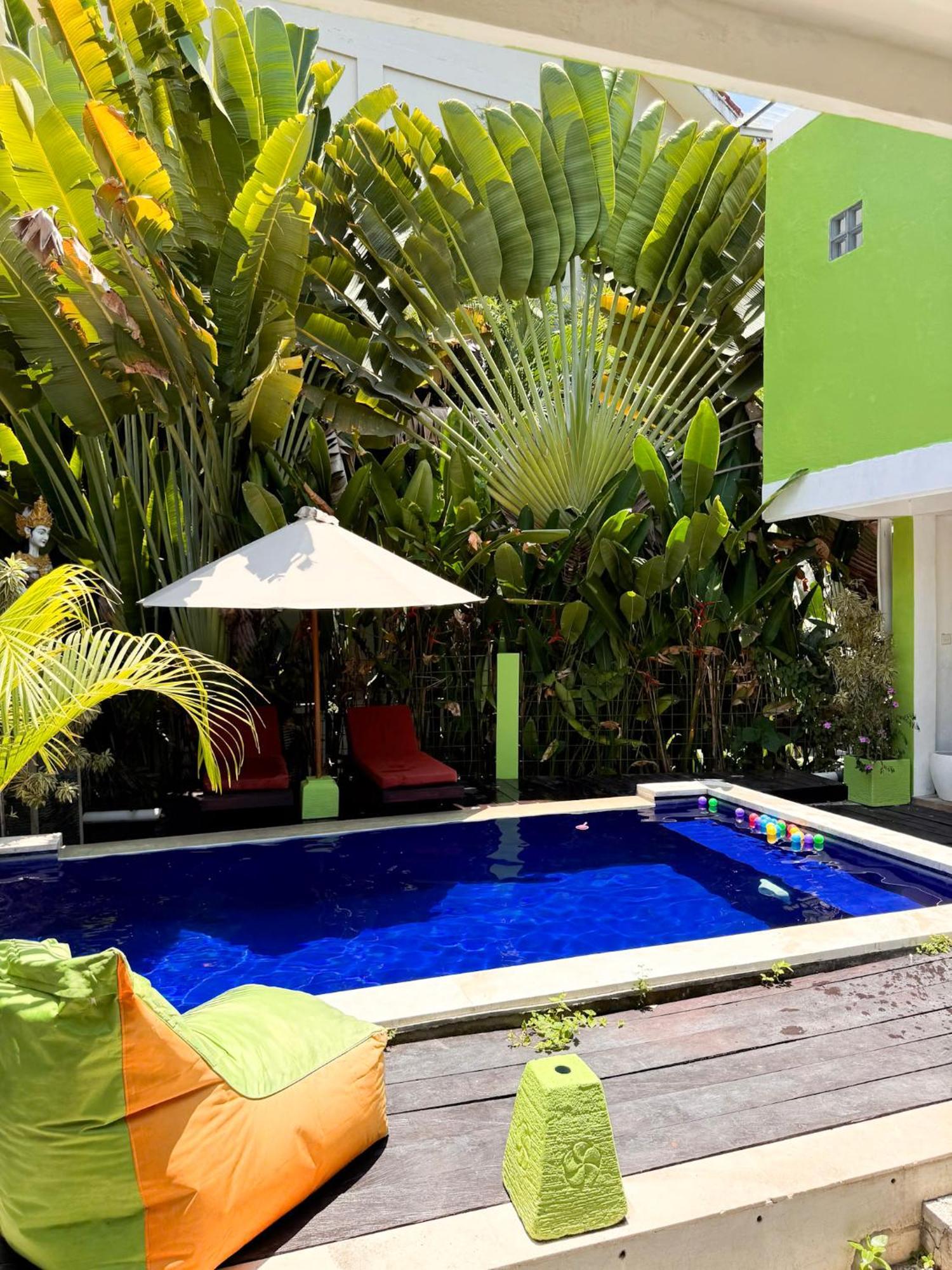Urban Jungle Beach House Canggu  Exterior photo